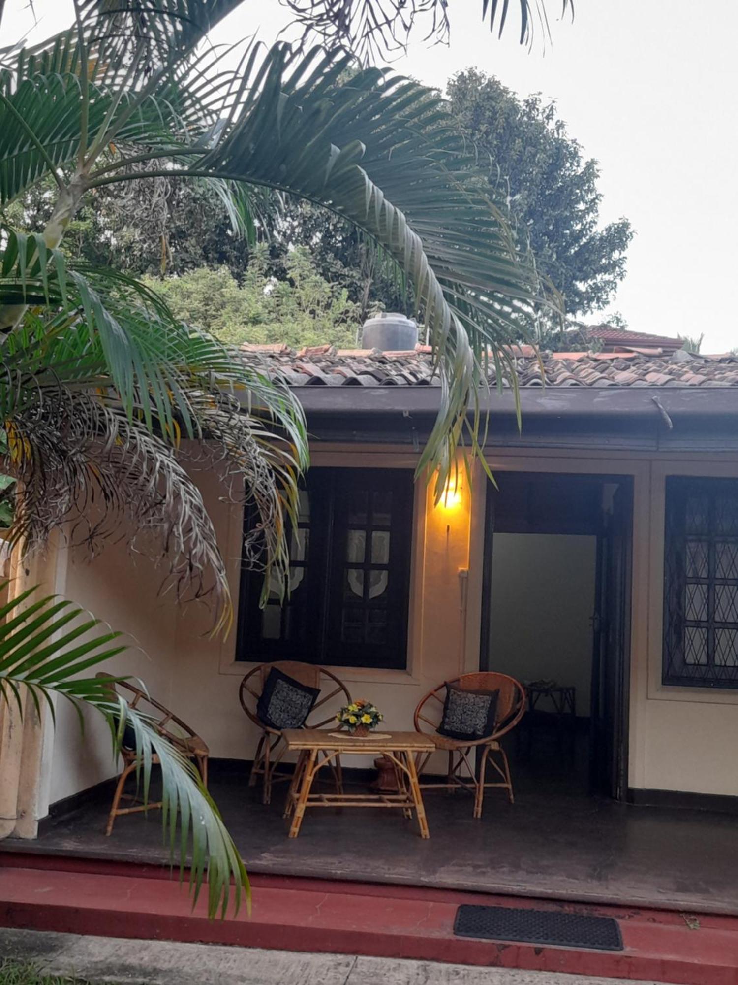 Fuchs Villas Negombo Buitenkant foto