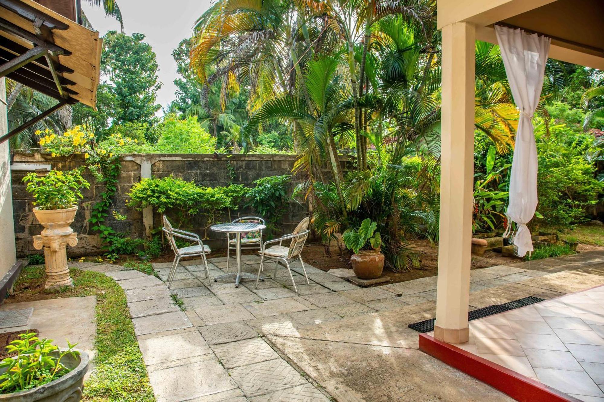 Fuchs Villas Negombo Buitenkant foto