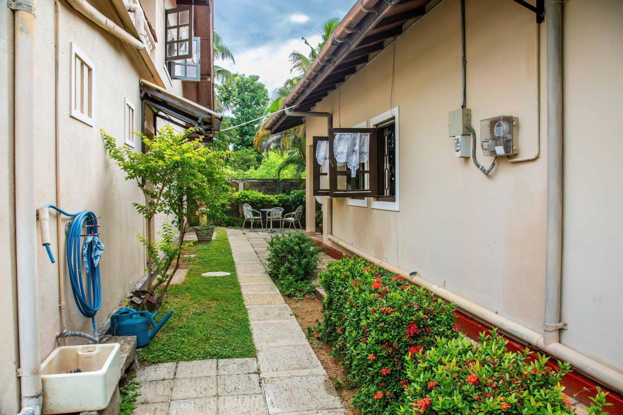 Fuchs Villas Negombo Buitenkant foto