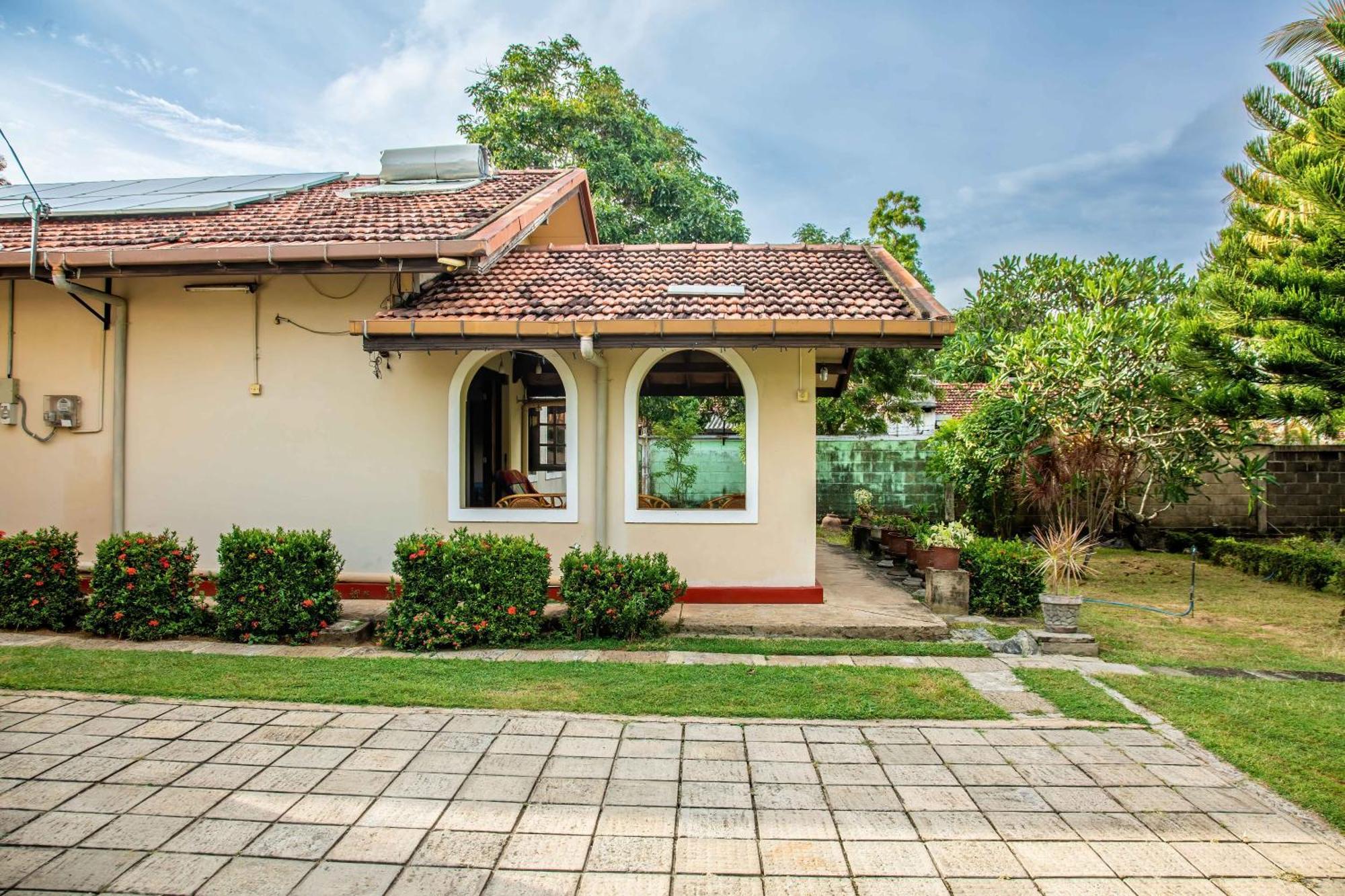 Fuchs Villas Negombo Buitenkant foto