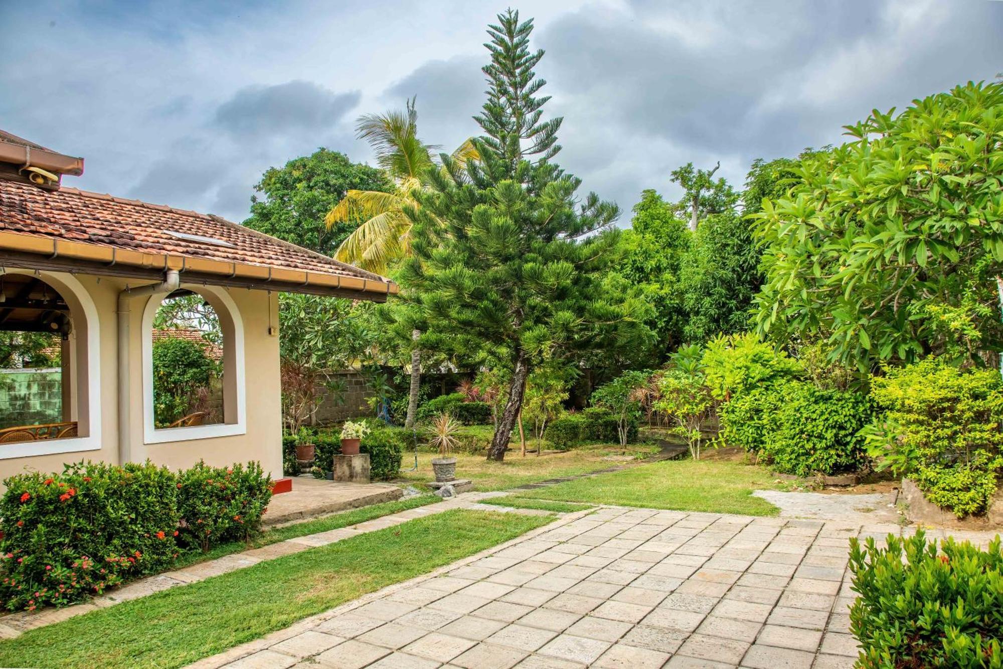 Fuchs Villas Negombo Buitenkant foto