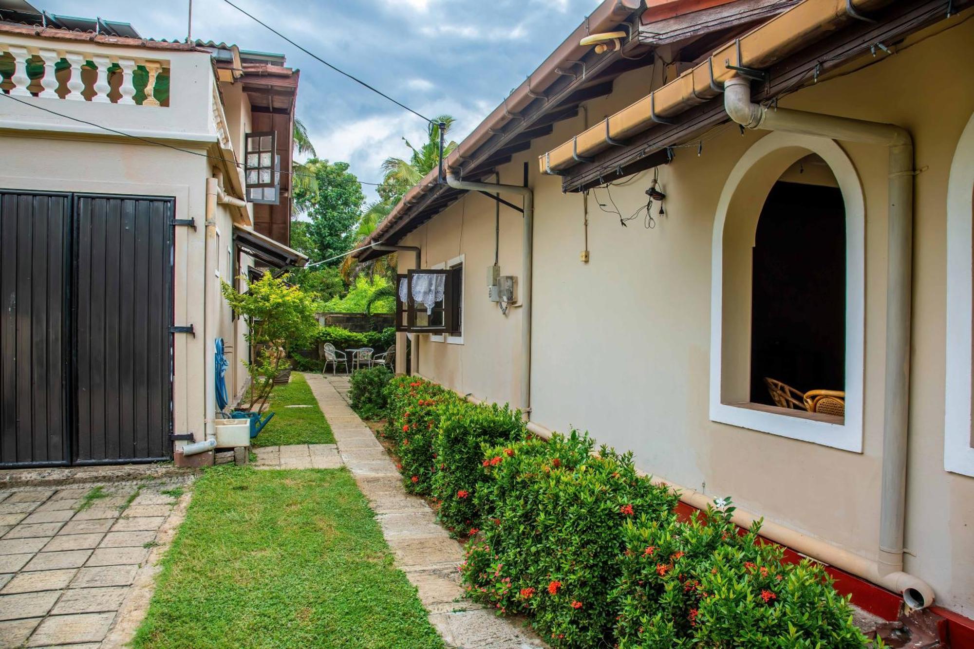 Fuchs Villas Negombo Buitenkant foto