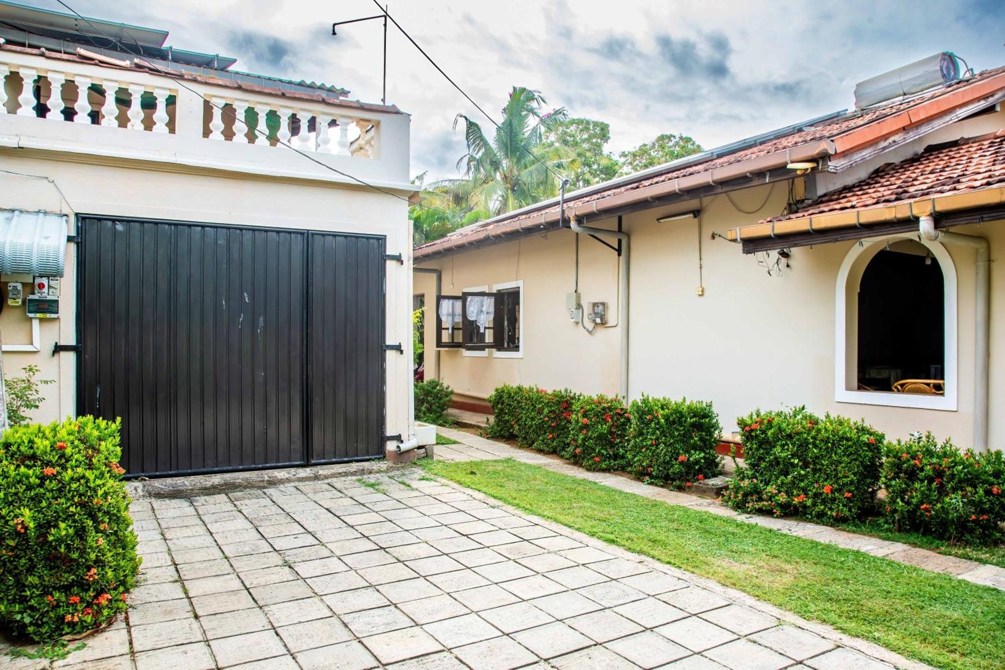 Fuchs Villas Negombo Buitenkant foto