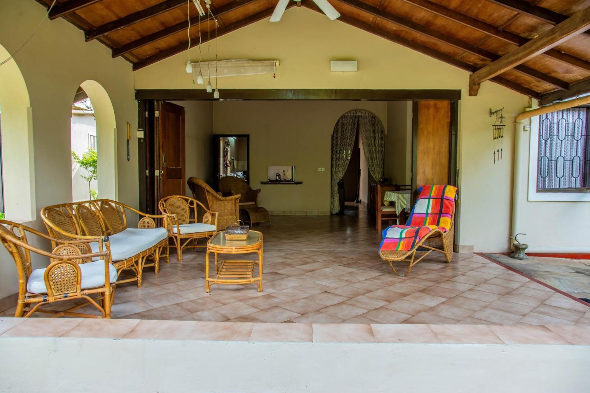 Fuchs Villas Negombo Buitenkant foto